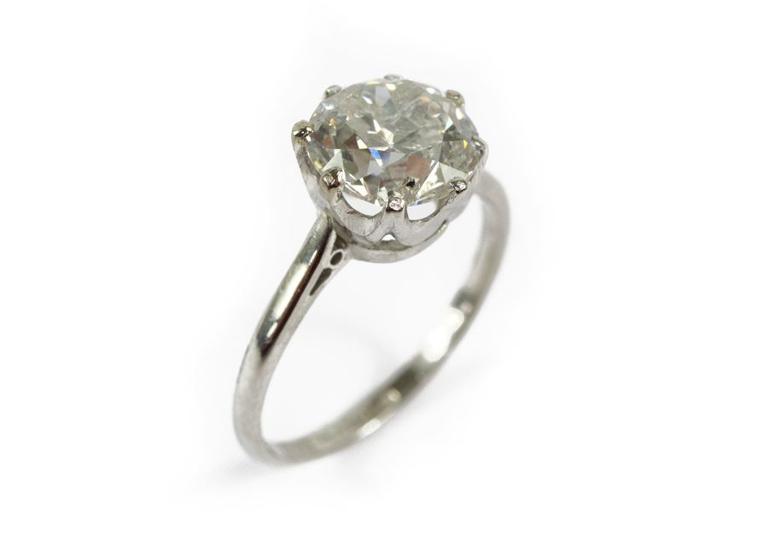 Vintage platinum diamond solitaire ring
