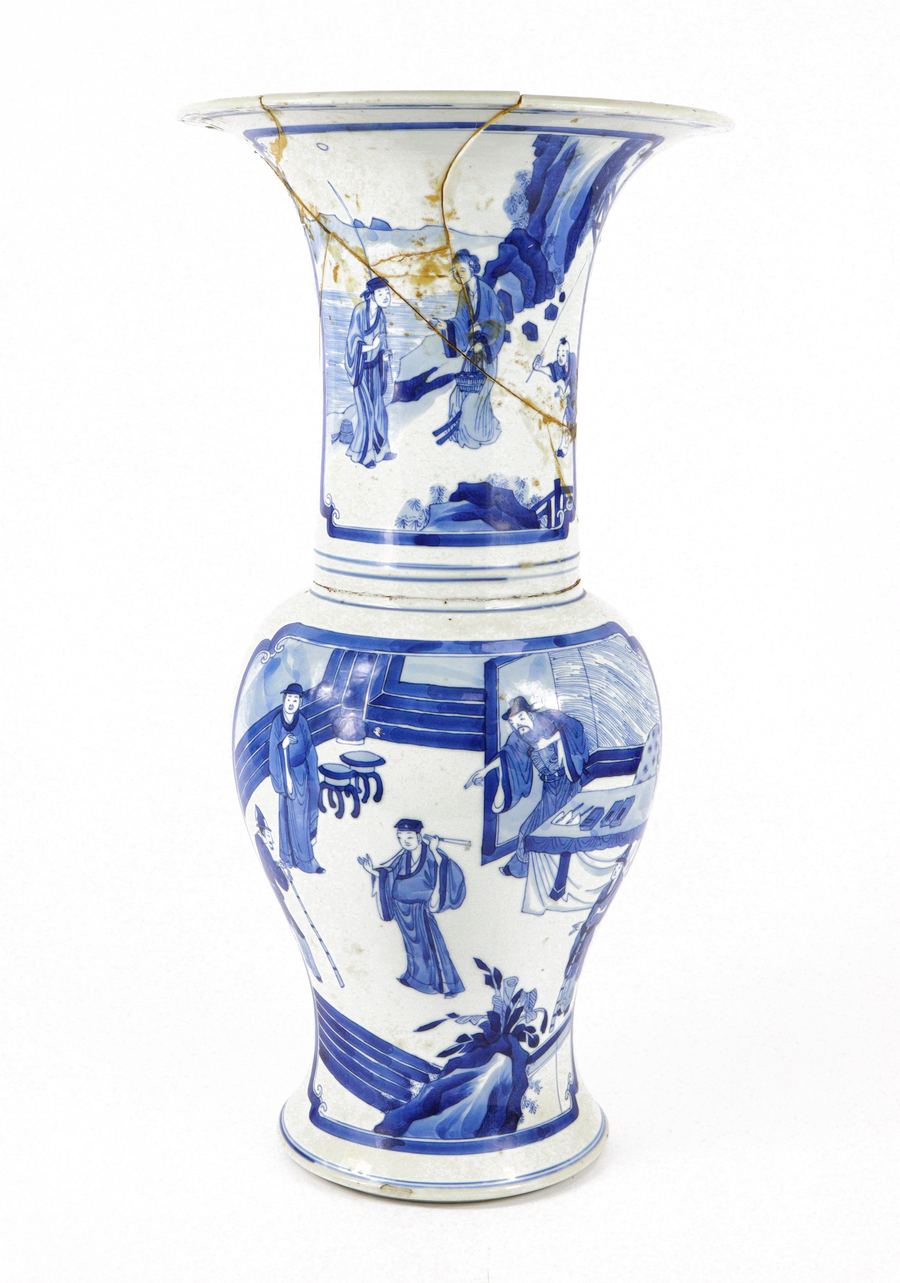 Chinese blue and white porcelain Yen-Yen vase